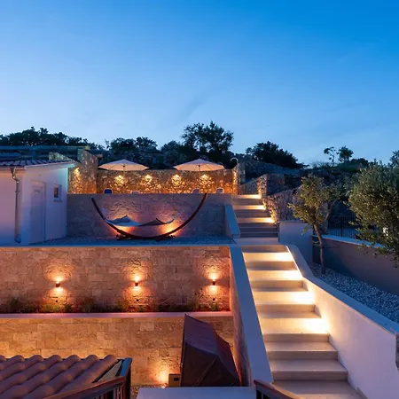 Sana - Privater Pool - Meerblick - Mediterranes Lebensgefuehl Сasa de vacaciones Klenovica