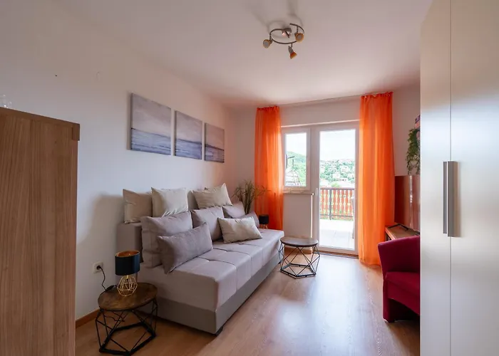 Sana Hébergement de vacances Klenovica